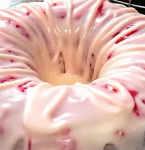 Homemade Strawberry Cream Cheese Pound Cake