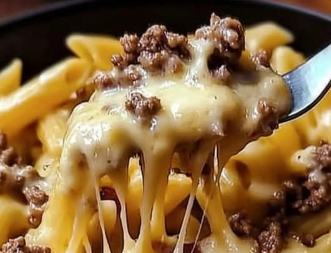 Bacon Double Cheeseburger Alfredo Pasta – A Creamy, Meaty, Cheesy Dream!