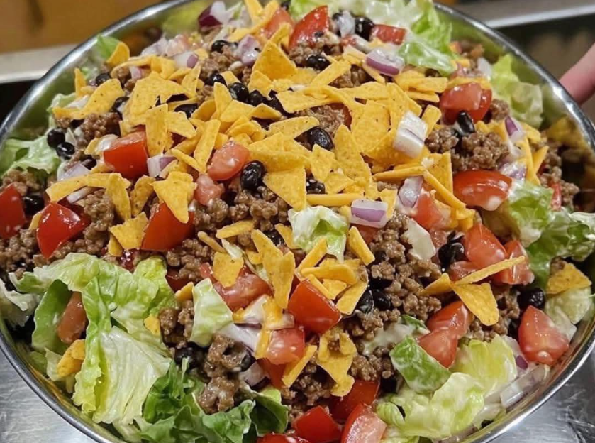 Dorito Taco Salad Recipe – A Crunchy, Cheesy Favorite Mom Will Love