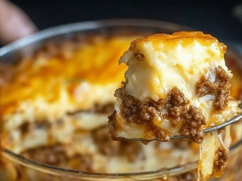 Cheesy Million Dollar Spaghetti Casserole: The Ultimate Family Favorite