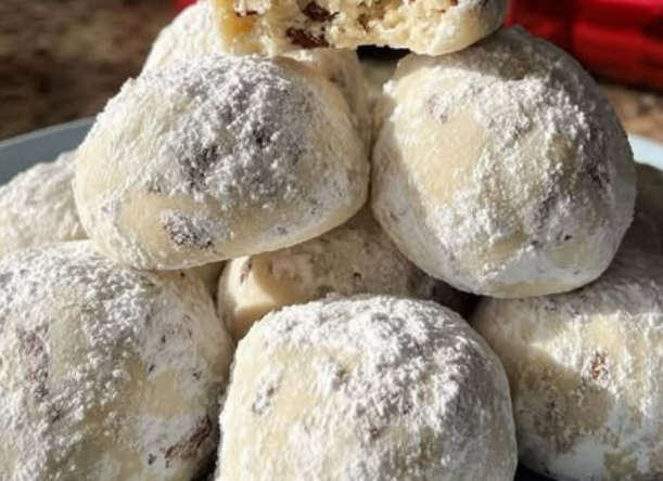 Pecan Snowball Cookies