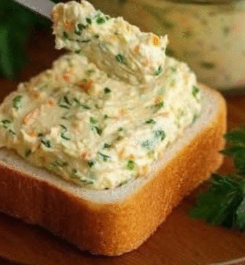 Creamy Garlic and Herb Cheese Spread