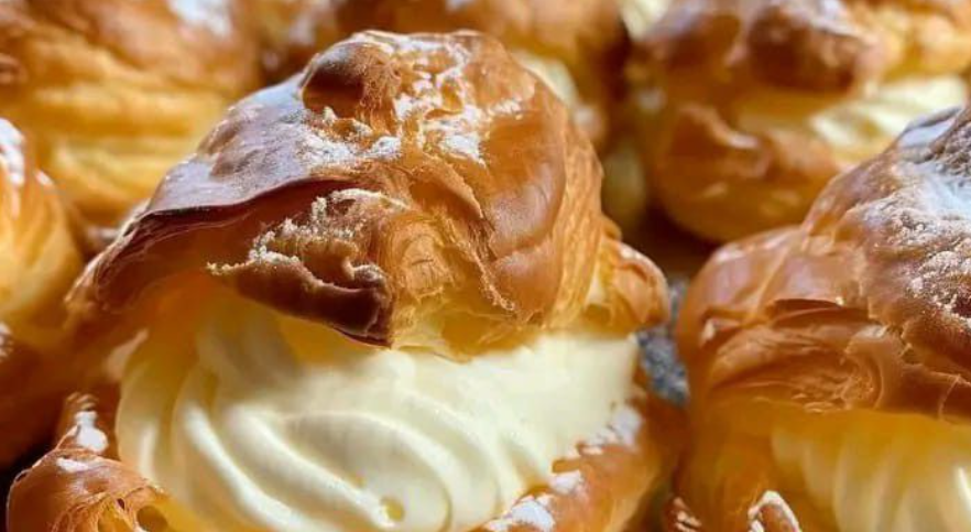 FAMOUS CREAM PUFFS