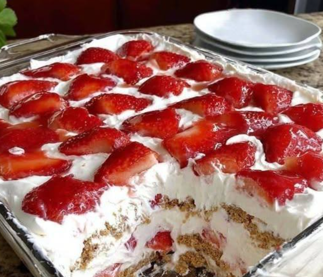 Keto Strawberry Icebox Cake