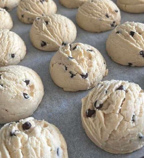 5-Minute Chocolate Chunk Cookies