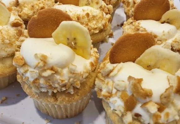 This banana pudding cupcake stopped my scroll